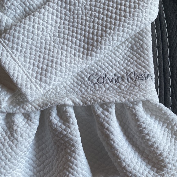 Calvin Klein top - Picture 3 of 5